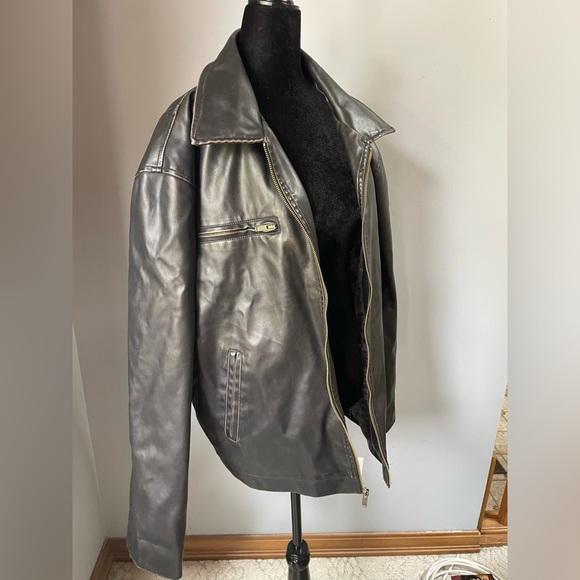 Oversized Lee Pleather Jacket (L) - Picture 2 of 9